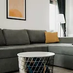 Skylark - Singapore Penthouse With Jacuzzi & Panoramic View Brasov