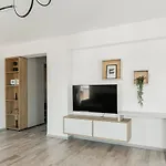 Skylark - Singapore Penthouse With Jacuzzi & Panoramic View * Braşov