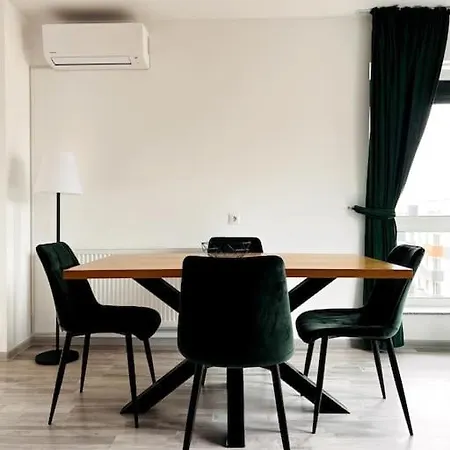 Skylark - Singapore Penthouse With Jacuzzi & Panoramic View Brasov