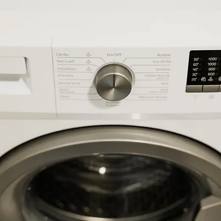 Skylark - Singapore Penthouse With Jacuzzi & Panoramic View * Brasov