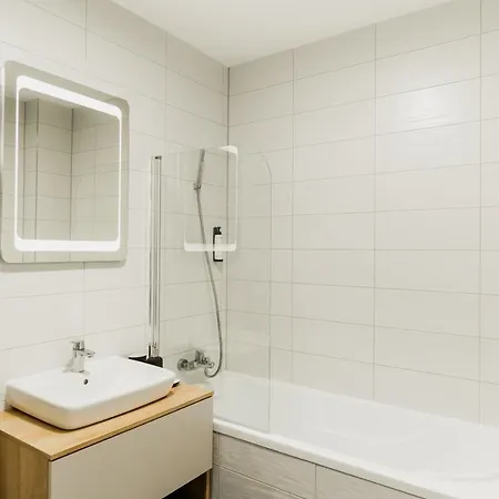 Skylark - Singapore Penthouse With Jacuzzi & Panoramic View Brasov
