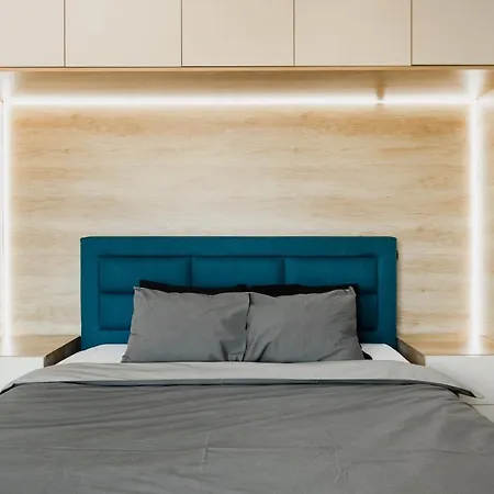 Skylark - Singapore Penthouse With Jacuzzi & Panoramic View Apartment Brasov