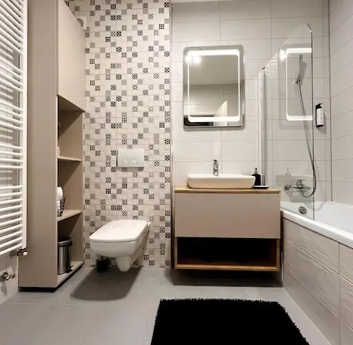 Skylark - Singapore Penthouse With Jacuzzi & Panoramic View Apartment Brasov