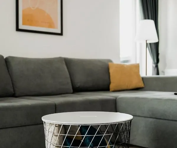 Skylark - Singapore Penthouse With Jacuzzi & Panoramic View Brasov