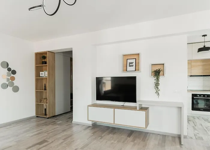 Skylark - Singapore Penthouse With Jacuzzi & Panoramic View * Brasov